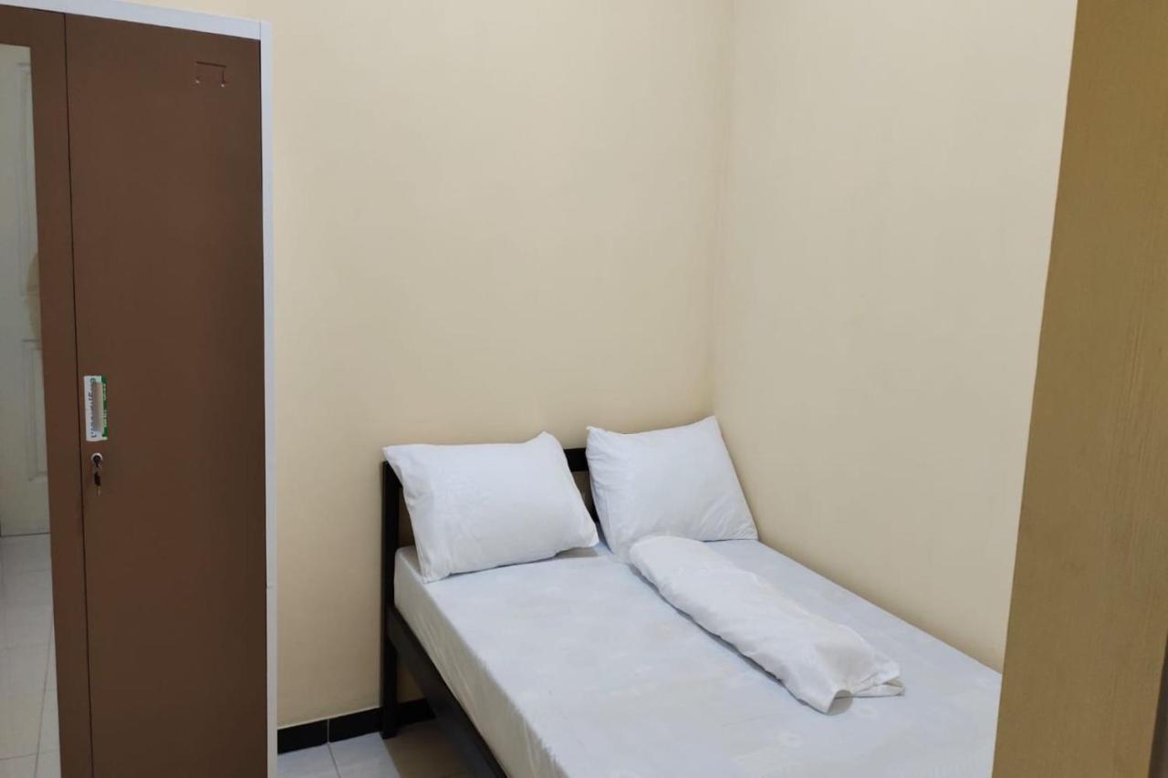 Oyo 91209 Arjuna Residence Syariah Sby Surabaya Exterior foto